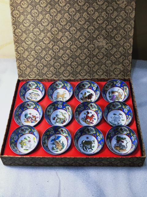 古玩陶瓷十二生肖圖紋杯拍賣，當前價格289元