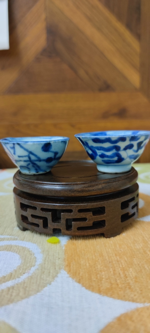 古玩陶瓷清中期.全品青花纏枝花卉杯2個388拍賣，當前價格388元