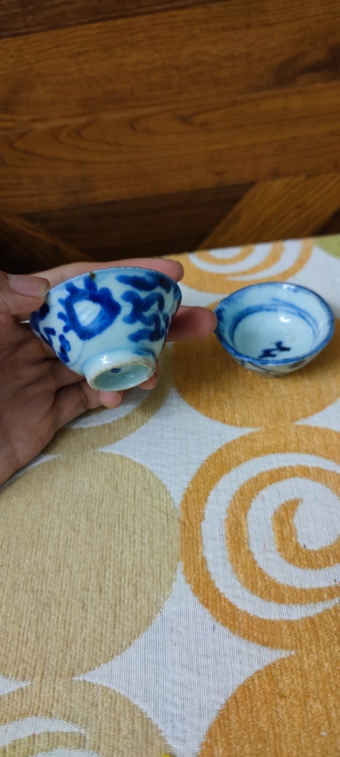 古玩陶瓷清中期.全品青花纏枝花卉杯2個388拍賣，當前價格388元