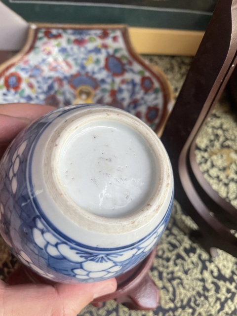 古玩陶瓷青花留白梅紋罐拍賣,當前價格5000元
