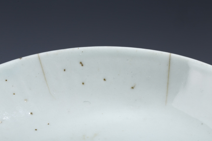 古玩陶瓷晚清·白釉盤一組拍賣,當前價格188元