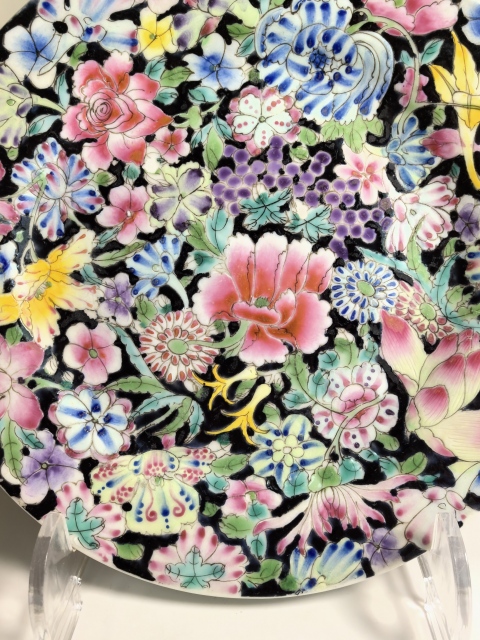 古玩陶瓷民國 極品墨地粉彩百花不落地紋折沿盤拍賣，當前價格1500元