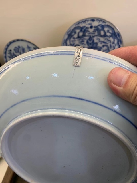 古玩陶瓷清中期 飄帶繡球獅子紋盤青花釉里紅拍賣,當前價格1500元