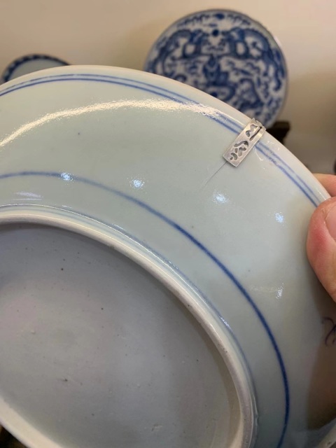 古玩陶瓷清中期 飄帶繡球獅子紋盤青花釉里紅拍賣,當前價格1500元