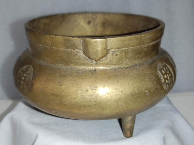 古玩銅器爐子拍賣，當前價格0元