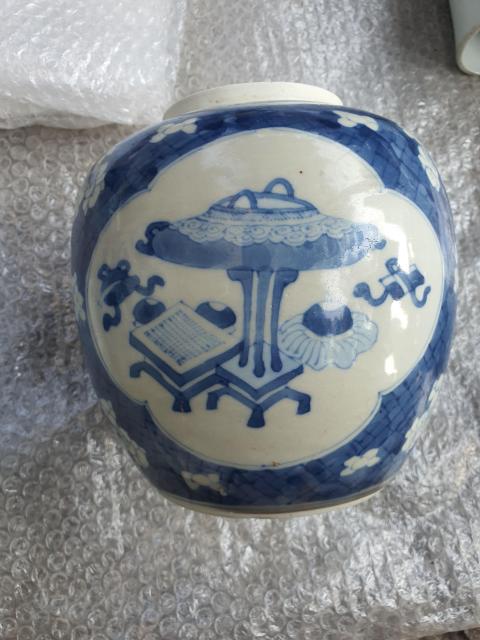 古玩陶瓷康熙青花冰梅博古圖蓋罐拍賣,當前價格8800元