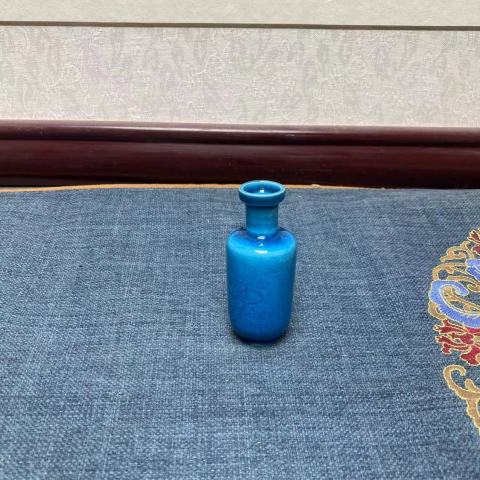 古玩陶瓷民國孔雀藍釉刻花棒槌瓶拍賣，當前價格1800元