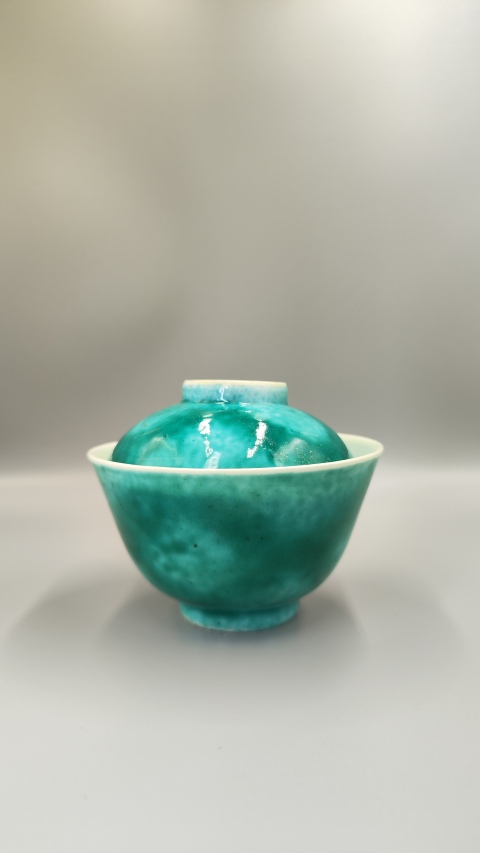 古玩陶瓷清末民初礬紅戳印乾隆年制款吹綠釉蓋杯拍賣，當(dāng)前價格1380元