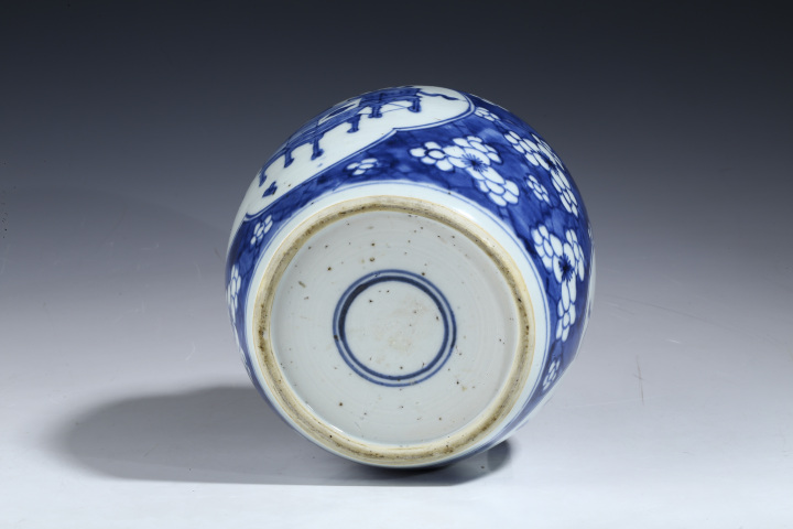 古玩陶瓷清康熙·青花冰梅開窗博古紋罐
拍賣,當(dāng)前價(jià)格0元