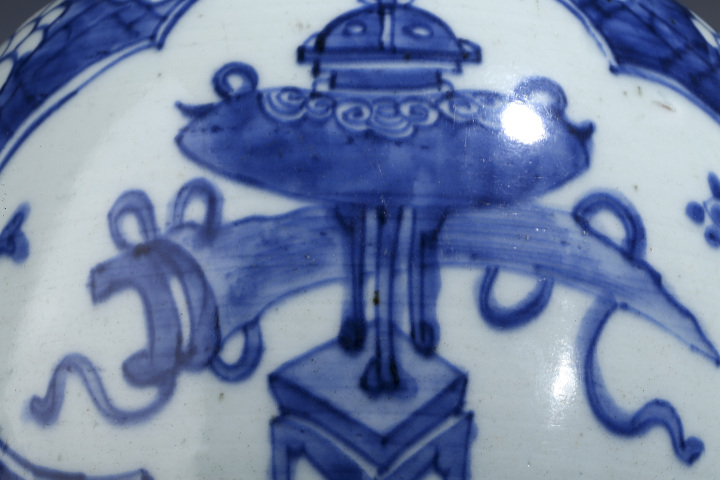 古玩陶瓷清康熙·青花冰梅開窗博古紋罐
拍賣,當(dāng)前價(jià)格0元
