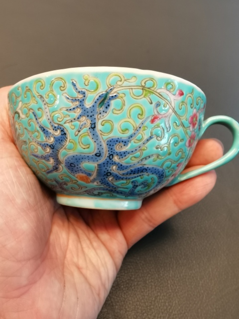 古玩陶瓷江西名瓷款松石綠釉夔鳳紋茶杯拍賣，當(dāng)前價格880元