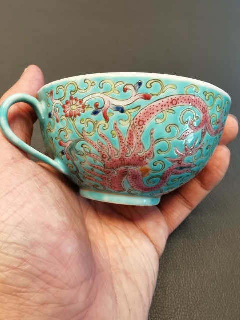 古玩陶瓷江西名瓷款松石綠釉夔鳳紋茶杯拍賣，當(dāng)前價格880元