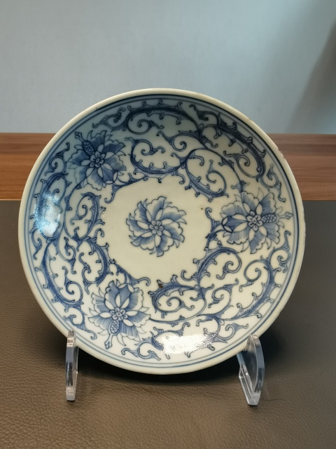古玩陶瓷清中·青花纏枝花卉紋小盤拍賣，當(dāng)前價格3333元