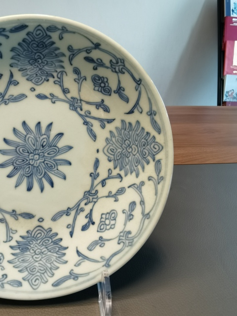 中国美術 古玩 青華染付 花卉紋樣皿 大清嘉庆年製 中国古美術 大清光緒年製 青花纏枝蓮文皿 染付 - メルカリ