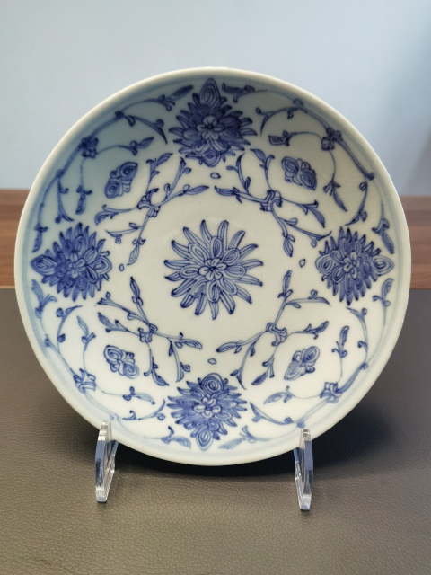 古玩陶瓷大清嘉慶年製官窯本朝青花淡描花卉紋盤拍賣，當前價格1300元