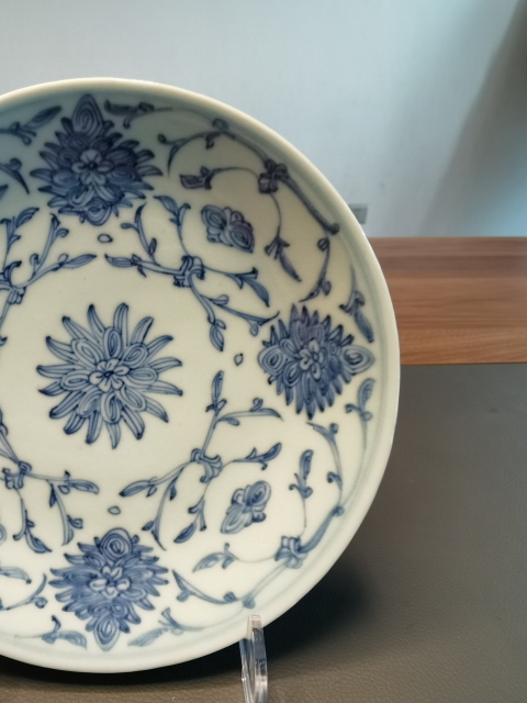 古玩陶瓷大清嘉慶年製官窯本朝青花淡描花卉紋盤拍賣，當前價格1300元