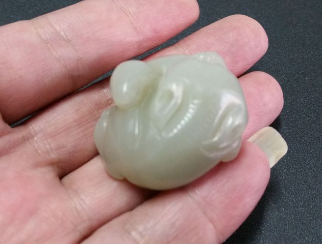 古玩玉器和田玉小擺件(恩愛)拍賣,當前價格680元