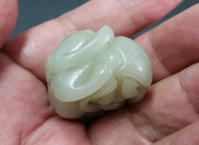 古玩玉器和田玉小擺件(恩愛)拍賣,當前價格680元