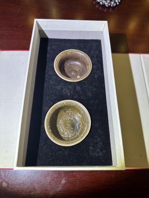 古玩陶瓷宋元醬釉杯拍賣,當前價格3999元