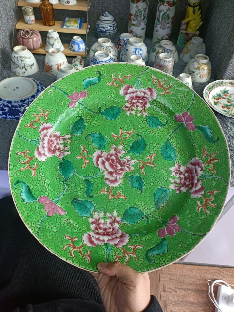 古玩陶瓷乾隆綠釉粉彩大賞盤拍賣，當前價格28888元
