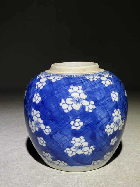古玩陶瓷青花冰梅圖蓋罐拍賣，當前價格13800元