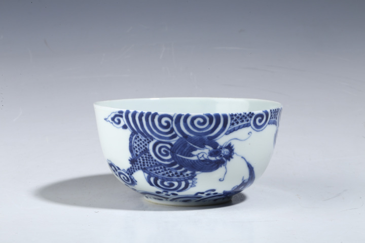 古玩陶瓷晚清代青花魚化龍紋小碗拍賣,當前價格5000元