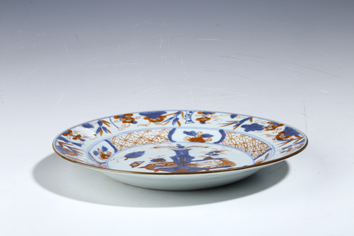 古玩陶瓷清康熙·青花礬紅描金博古紋折沿盤拍賣，當前價格2500元