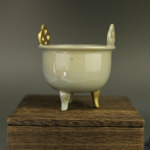 古玩陶瓷宋：龍泉鼎式爐拍賣，當(dāng)前價(jià)格4500元