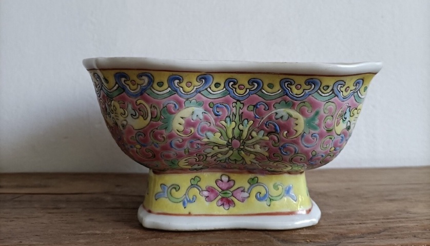 古玩陶瓷清末民初粉彩高足碗拍賣，當前價格988元