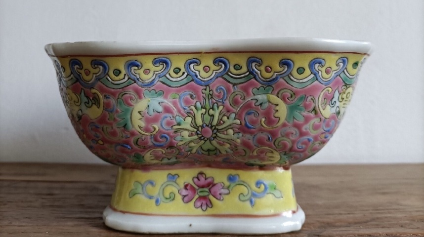 古玩陶瓷清末民初粉彩高足碗拍賣，當前價格988元