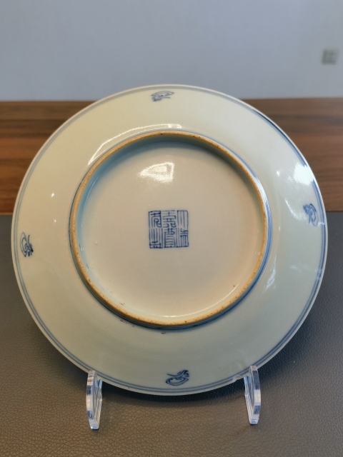 古玩陶瓷大清嘉慶年製官窯本朝款青花淡描花卉紋盤拍賣，當前價格1200元