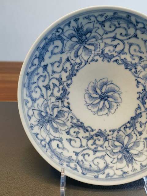 古玩陶瓷大清嘉慶年製官窯本朝款青花淡描花卉紋盤拍賣，當前價格1200元
