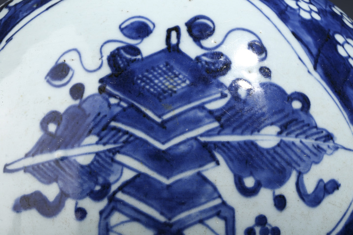 古玩陶瓷清康熙·青花冰梅開(kāi)窗博古紋罐
拍賣(mài),當(dāng)前價(jià)格0元
