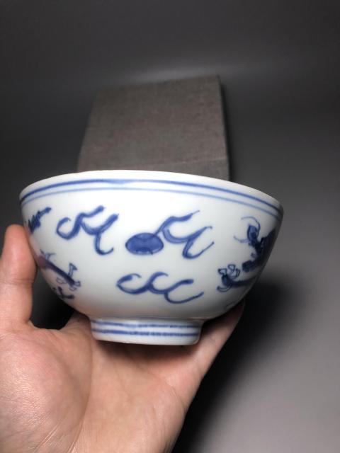 古玩陶瓷明嘉靖,青花趕珠雙龍紋碗拍賣,當前價格10000元