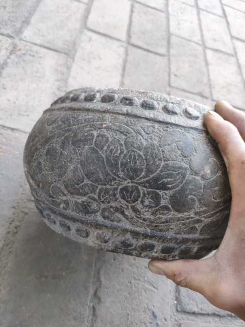 古玩雜項清代青石浮雕石鼓拍賣,當前價格2500元