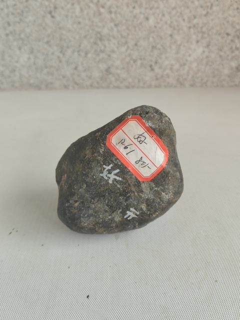 古玩玉器天然翡翠原石料拍賣，當前價格680元