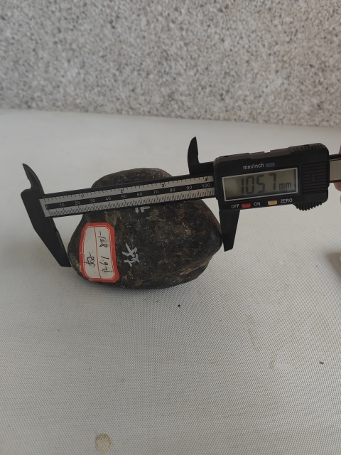 古玩玉器天然翡翠原石料拍賣，當前價格680元