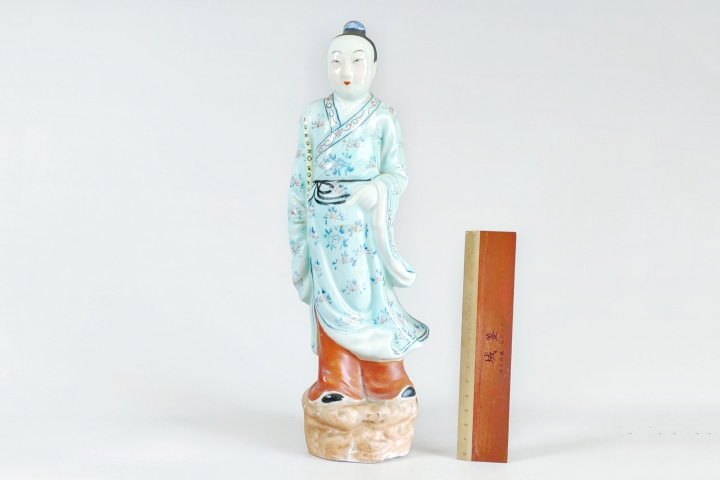 域鉴古玩】民国·粉彩张生人物瓷塑拍卖价格/图片/值多少钱