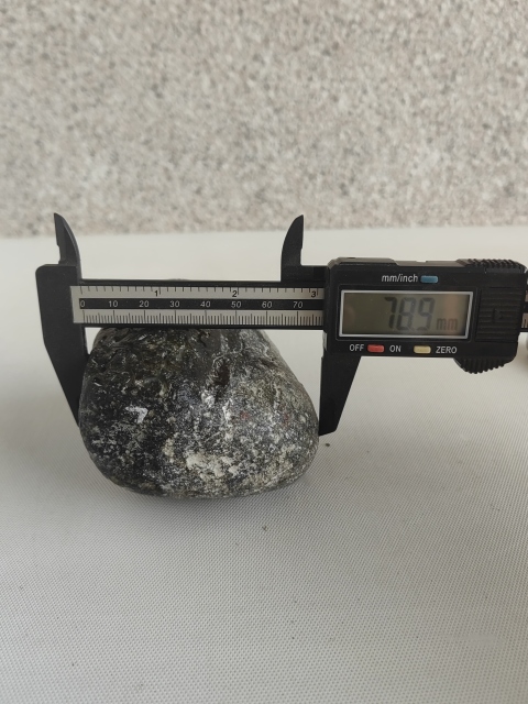 古玩玉器天然翡翠原石料拍賣，當前價格580元