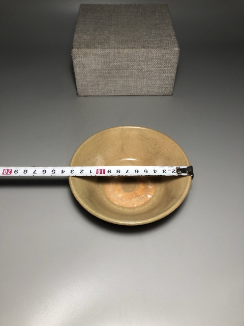 古玩陶瓷元末明初·青釉碗拍賣,當前價格666元