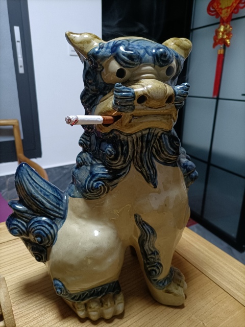 古玩陶瓷創(chuàng)匯時青花獅子塑像拍賣,當前價格580元