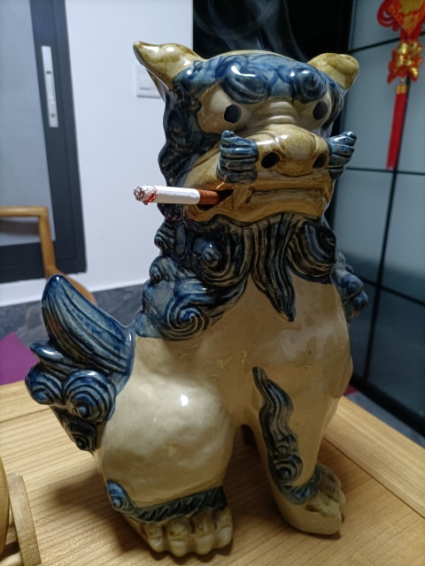古玩陶瓷創(chuàng)匯時青花獅子塑像拍賣,當前價格580元