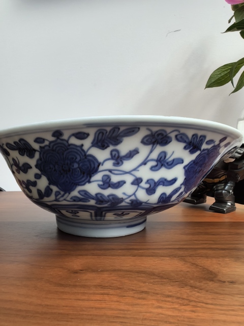 古玩陶瓷清中期青花纏枝花卉紋碗拍賣,當前價格1000元