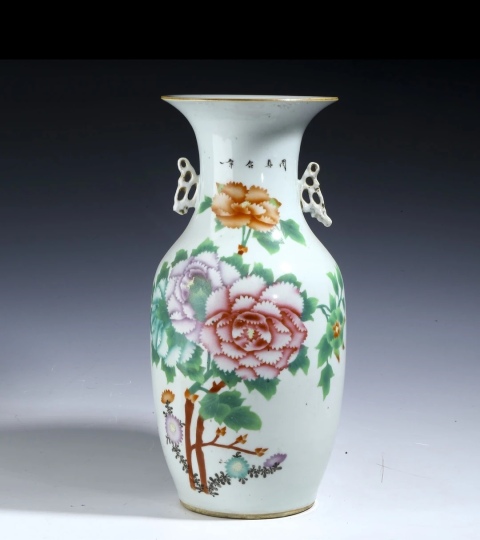 古玩陶瓷粉彩花卉紋瓶拍賣，當前價格3900元