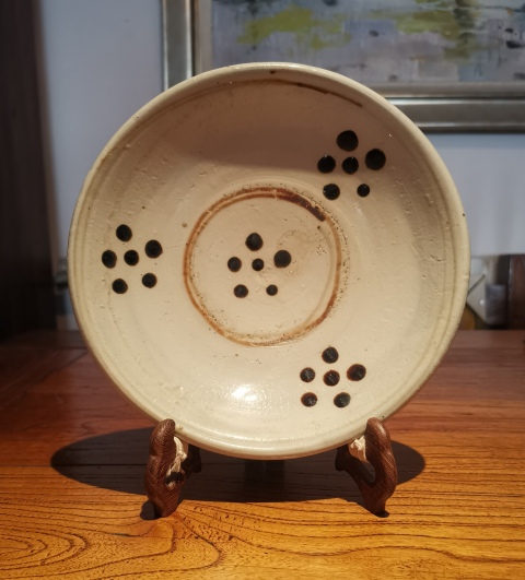 古玩陶瓷元點彩梅花大盤拍賣,當前價格1200元