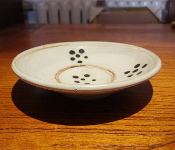 古玩陶瓷元點彩梅花大盤拍賣,當前價格1200元