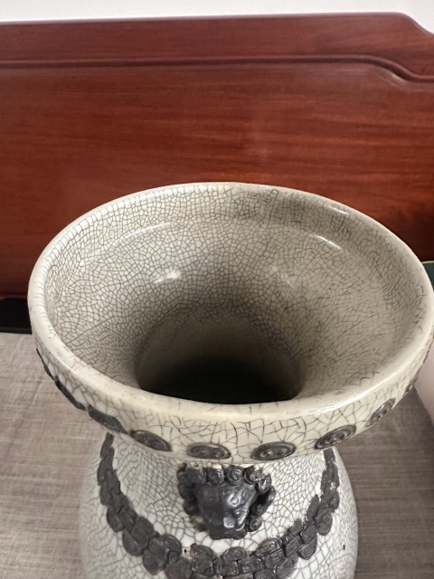 古玩陶瓷雍乾哥釉盤口瓶拍賣，當(dāng)前價(jià)格22000元