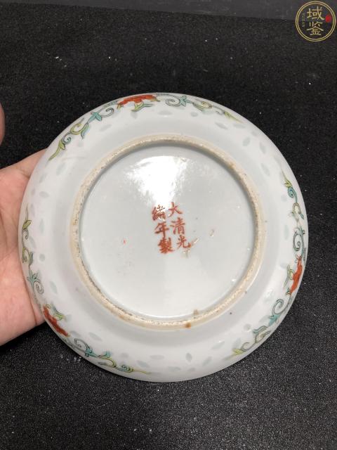 古玩陶瓷大清光緒年製本朝官窯款青花加彩山水亭臺樓閣紋盤拍賣，當前價格1980元