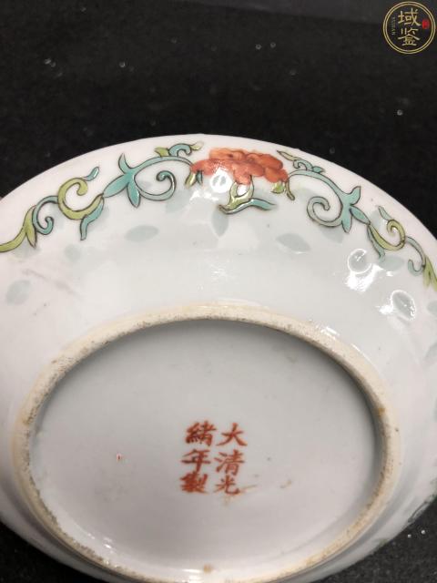 古玩陶瓷大清光緒年製本朝官窯款青花加彩山水亭臺樓閣紋盤拍賣，當前價格1980元