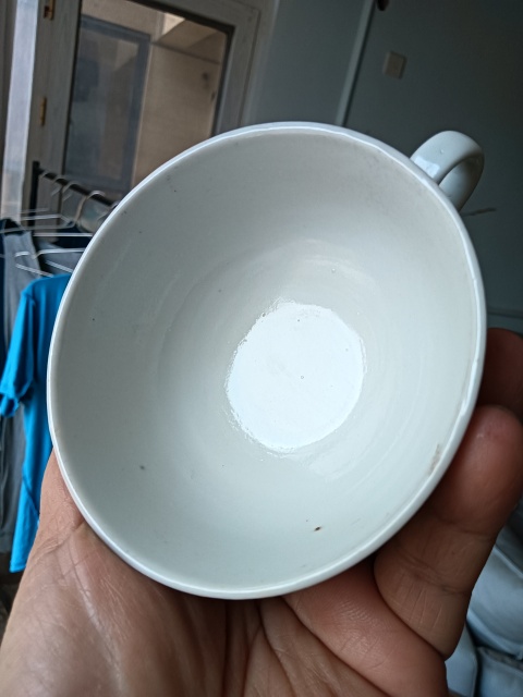 古玩陶瓷粉彩蝴蝶花卉紋手把杯拍賣，當前價格499元